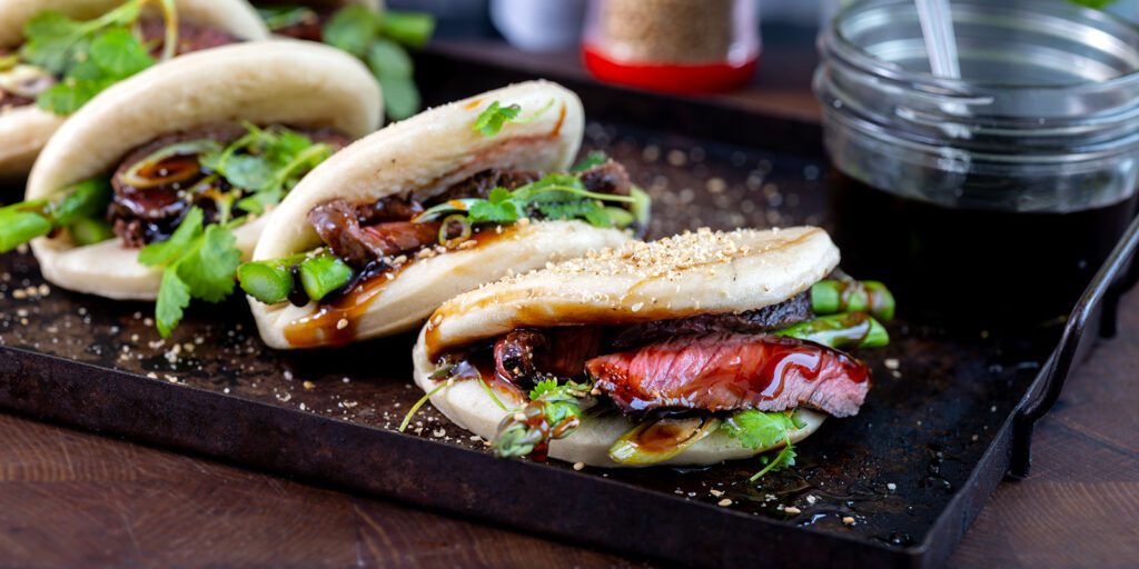 Grillattu-pihvi-bao-leivassa